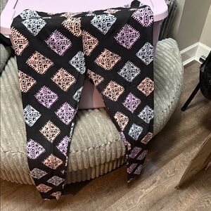 Black Leggings with Pastel Leopard Diamond Print